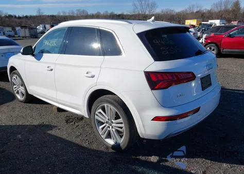 2018 Audi Q5 2.0T Premium/2.0T Tech Premium z USA, uszkodzony, nr VIN WA1BNAFY2J2239823